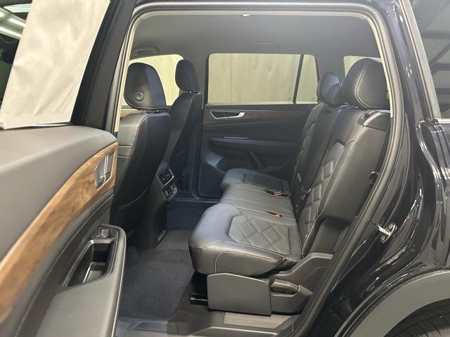 new 2025 Volkswagen Atlas car, priced at $38,457