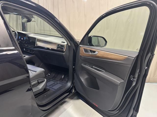 new 2025 Volkswagen Atlas car, priced at $38,457