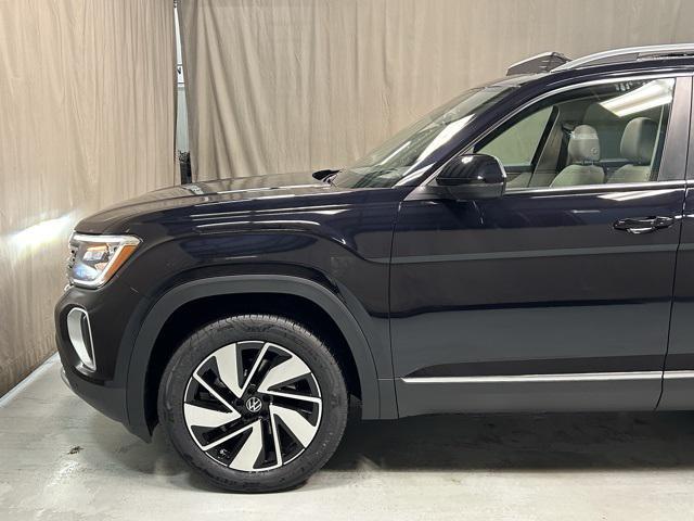 new 2025 Volkswagen Atlas car, priced at $49,599