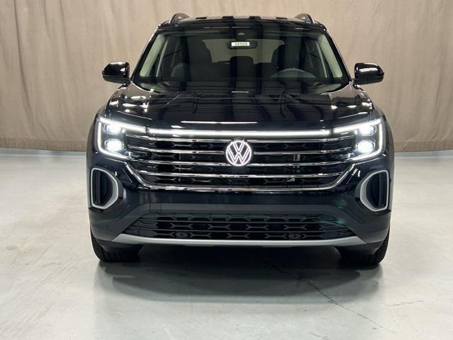 new 2024 Volkswagen Atlas car, priced at $42,063