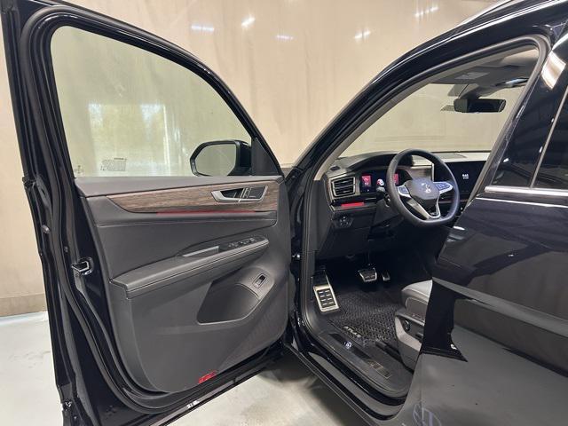 new 2025 Volkswagen Atlas car, priced at $50,867
