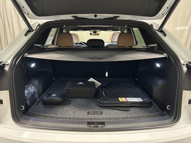 new 2026 Volkswagen Atlas Cross Sport car, priced at $51,938