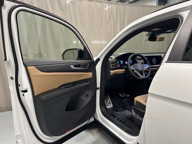 new 2026 Volkswagen Atlas Cross Sport car, priced at $51,938