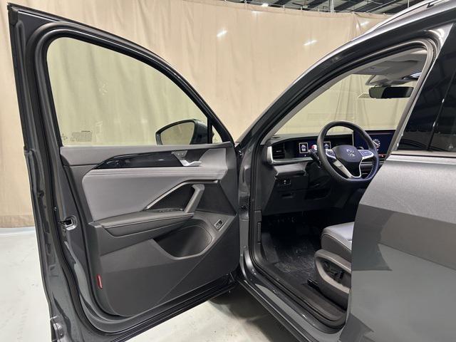 new 2025 Volkswagen Tiguan car, priced at $36,776