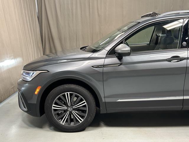 new 2024 Volkswagen Tiguan car, priced at $32,699