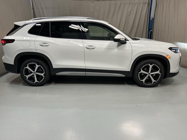 new 2025 Volkswagen Tiguan car, priced at $34,076