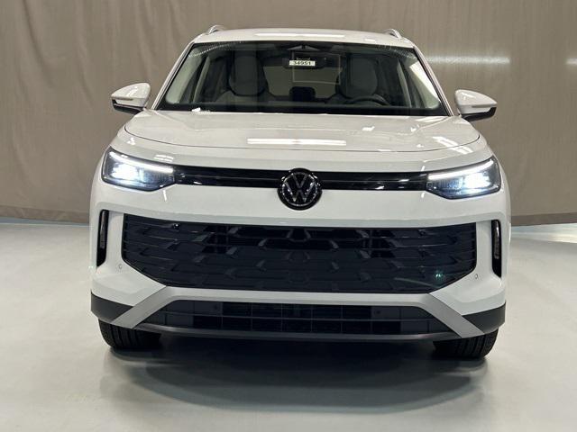 new 2025 Volkswagen Tiguan car, priced at $34,076