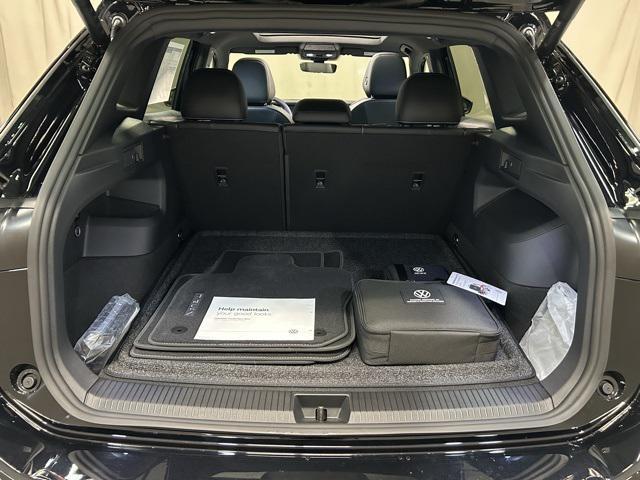 new 2025 Volkswagen Tiguan car, priced at $39,486