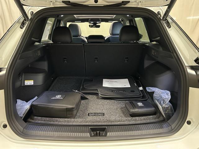 new 2025 Volkswagen Tiguan car, priced at $39,941