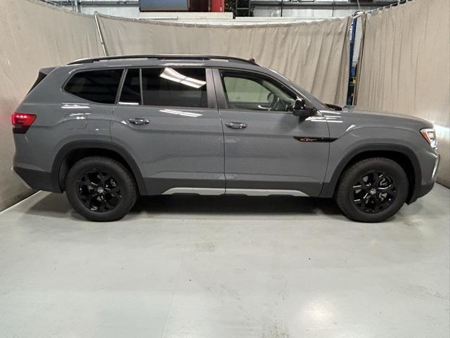 new 2025 Volkswagen Atlas car, priced at $45,351