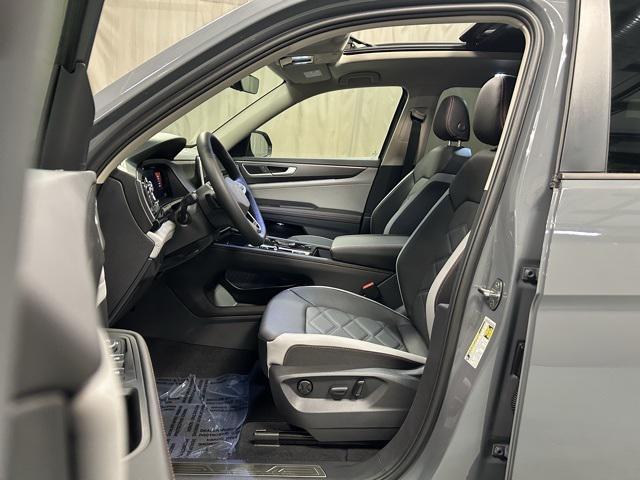 new 2025 Volkswagen Atlas car, priced at $45,351