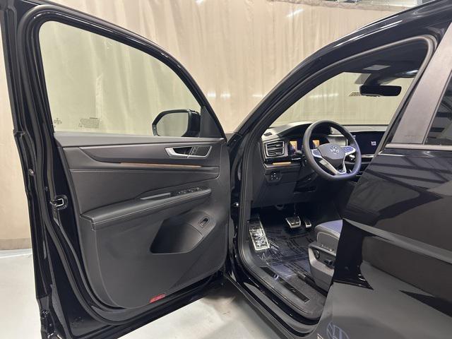 new 2026 Volkswagen Atlas Cross Sport car, priced at $52,233