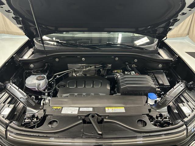 new 2026 Volkswagen Atlas Cross Sport car, priced at $52,233