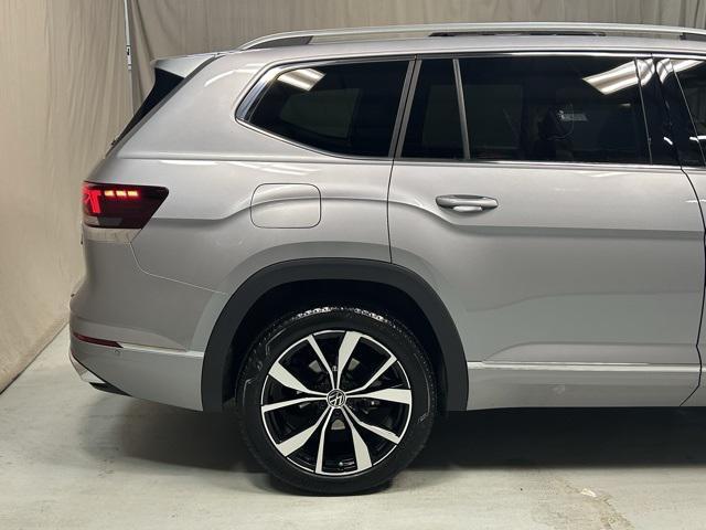 used 2024 Volkswagen Atlas car, priced at $45,499