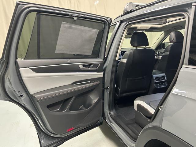 new 2025 Volkswagen Atlas car, priced at $45,796