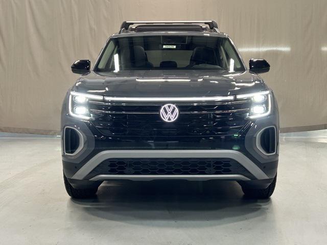 new 2025 Volkswagen Atlas car, priced at $45,796