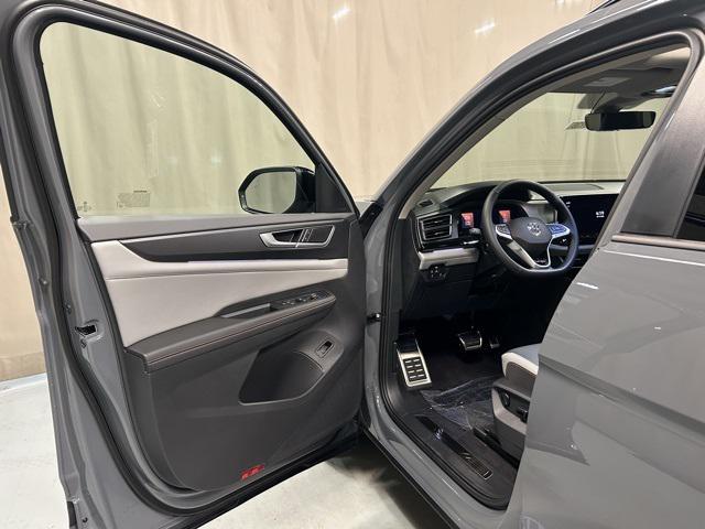 new 2025 Volkswagen Atlas car, priced at $45,796