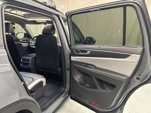 new 2025 Volkswagen Atlas car, priced at $45,796