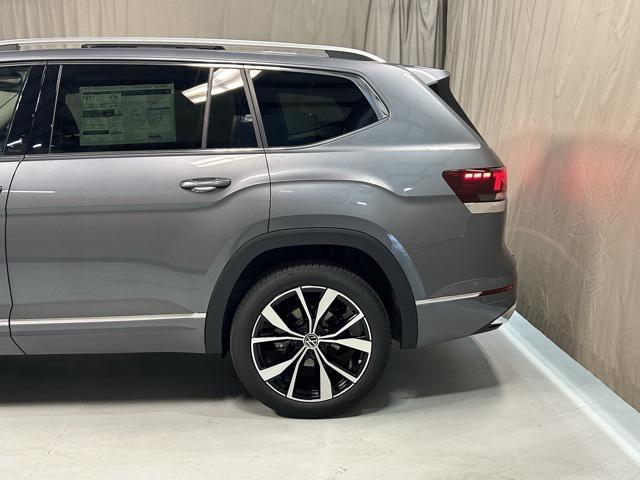 new 2024 Volkswagen Atlas car, priced at $52,087