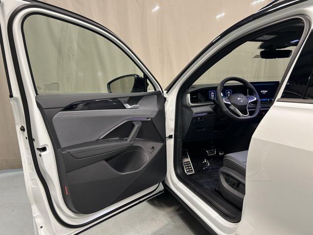 new 2025 Volkswagen Tiguan car, priced at $39,586