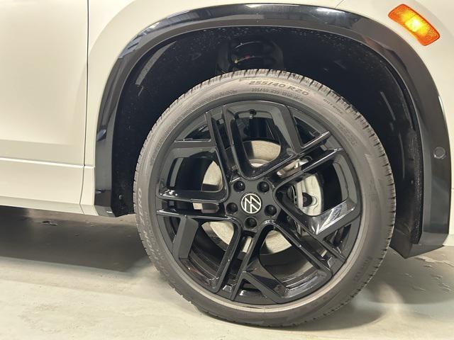 new 2025 Volkswagen Tiguan car, priced at $39,586