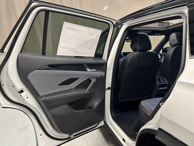 new 2025 Volkswagen Tiguan car, priced at $39,586