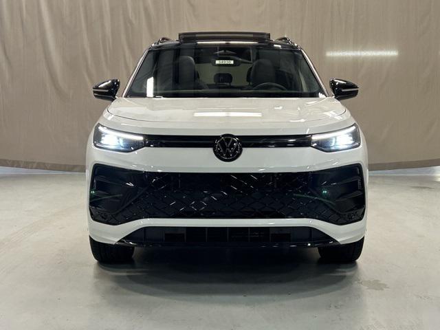 new 2025 Volkswagen Tiguan car, priced at $39,586