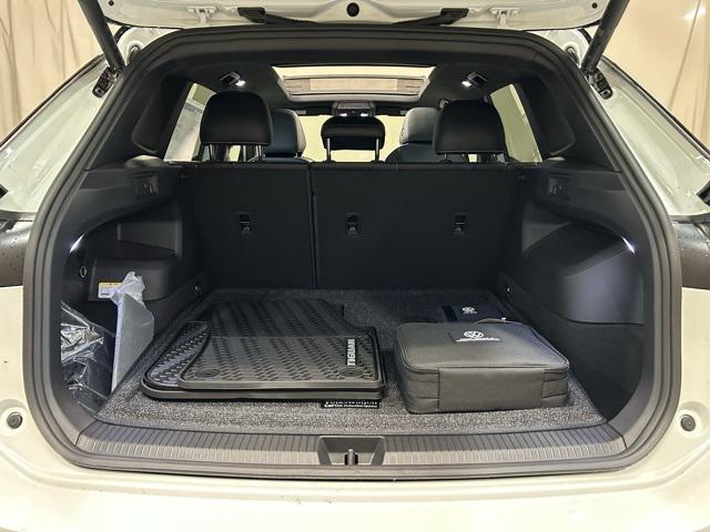 new 2025 Volkswagen Tiguan car, priced at $39,586