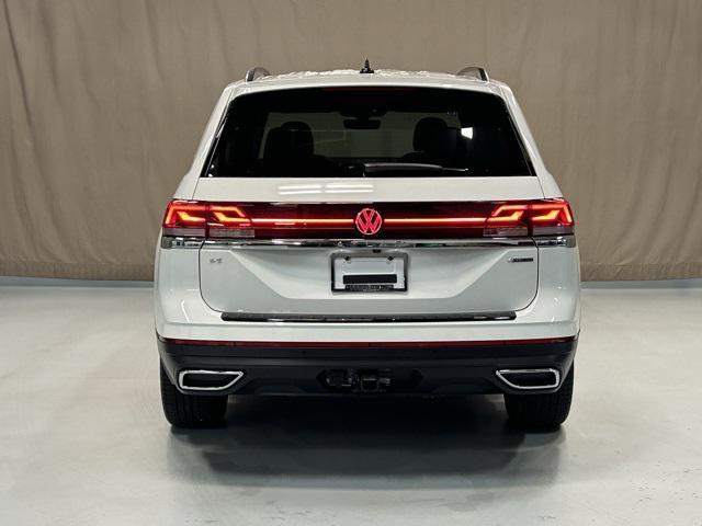 new 2024 Volkswagen Atlas car, priced at $42,372