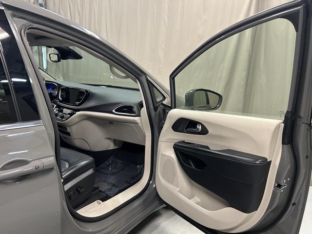 used 2022 Chrysler Pacifica Hybrid car, priced at $21,200