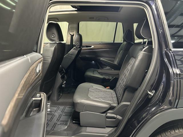 new 2025 Volkswagen Atlas car, priced at $57,032