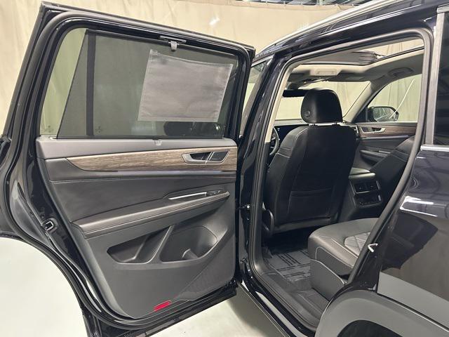 new 2025 Volkswagen Atlas car, priced at $57,032