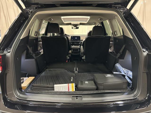 new 2025 Volkswagen Atlas car, priced at $57,032
