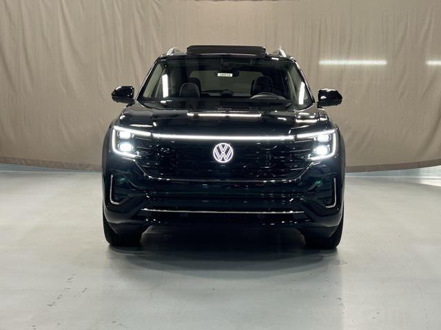 new 2025 Volkswagen Atlas car, priced at $57,032