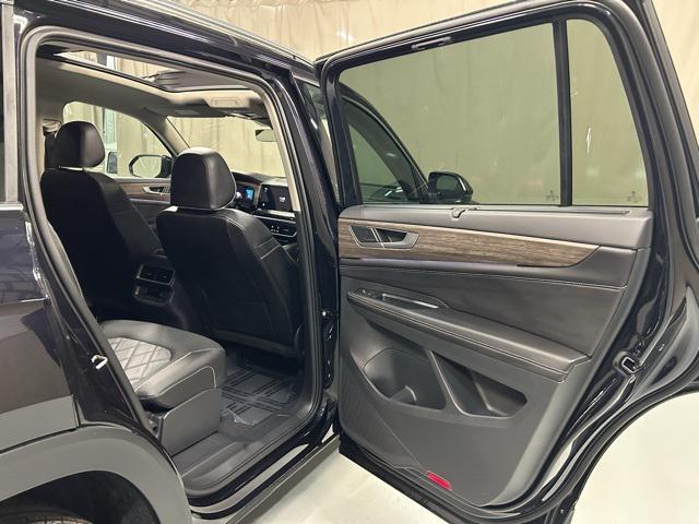 new 2025 Volkswagen Atlas car, priced at $57,032