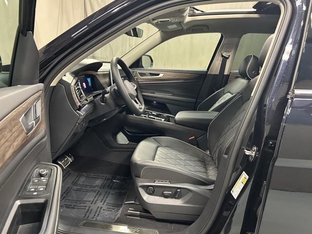 new 2025 Volkswagen Atlas car, priced at $57,032