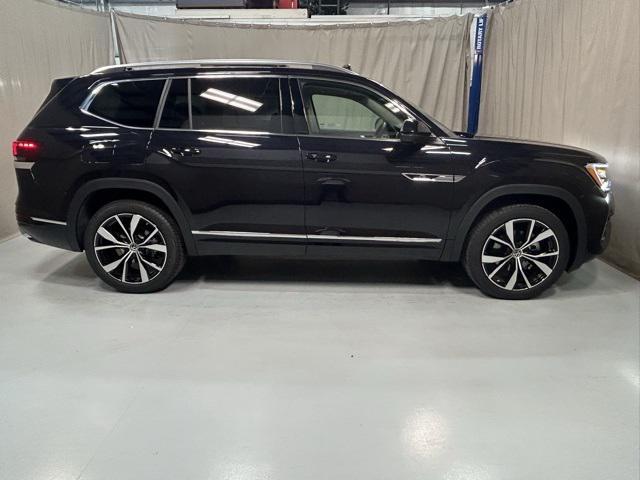 new 2025 Volkswagen Atlas car, priced at $57,032