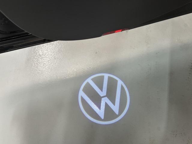 new 2025 Volkswagen Atlas car, priced at $57,032