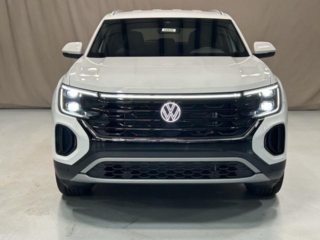 new 2025 Volkswagen Atlas Cross Sport car, priced at $43,713