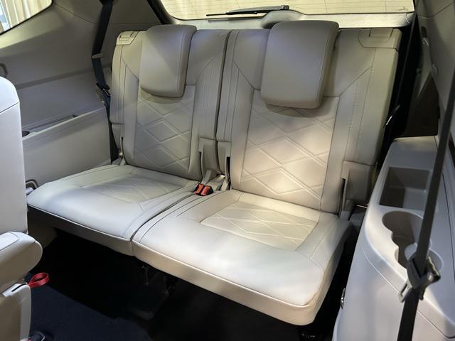 new 2025 Volkswagen Atlas car, priced at $43,822