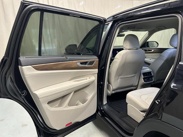 new 2025 Volkswagen Atlas car, priced at $43,822
