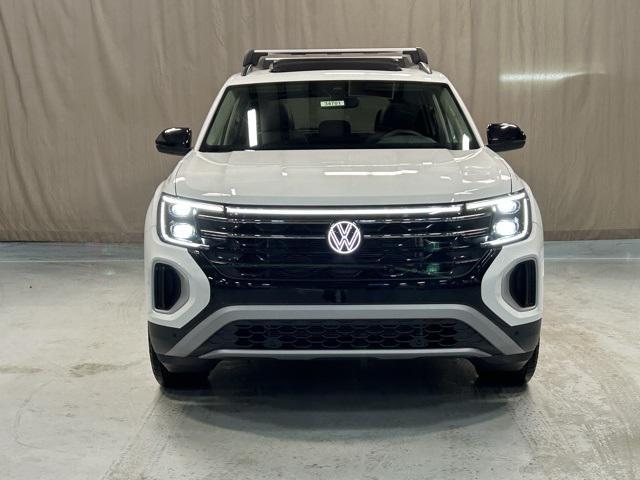 new 2025 Volkswagen Atlas car, priced at $48,496