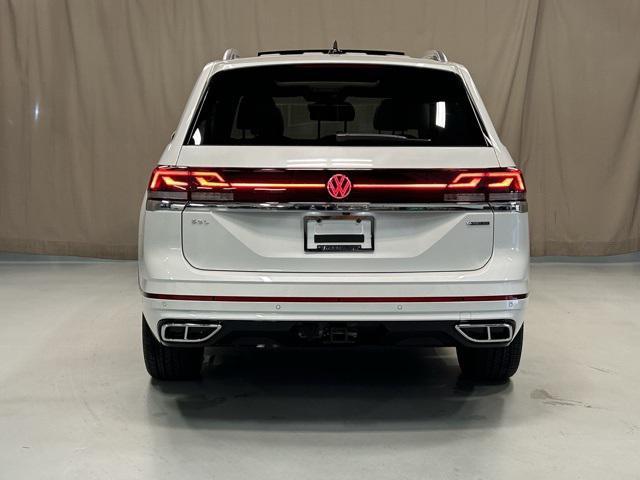 new 2025 Volkswagen Atlas car, priced at $52,651