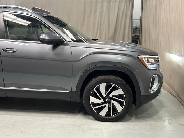 new 2024 Volkswagen Atlas car, priced at $45,506