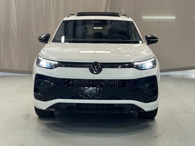 new 2025 Volkswagen Tiguan car, priced at $37,809