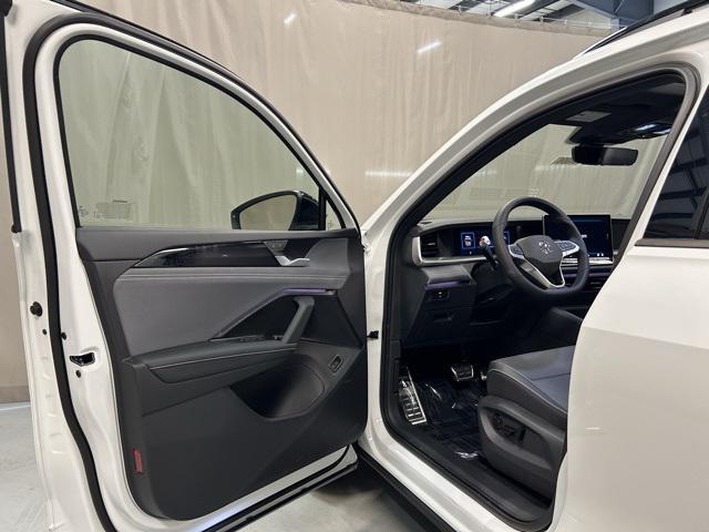 new 2025 Volkswagen Tiguan car, priced at $39,941