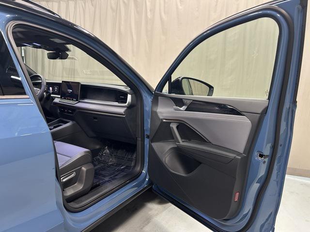 new 2025 Volkswagen Tiguan car, priced at $39,291