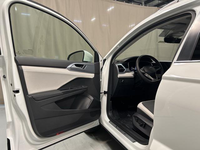 new 2025 Volkswagen Taos car, priced at $32,556
