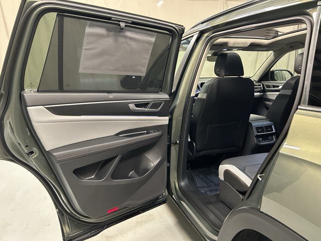new 2025 Volkswagen Atlas car, priced at $48,646
