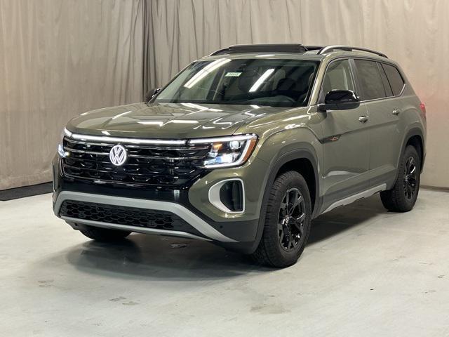 new 2025 Volkswagen Atlas car, priced at $48,646